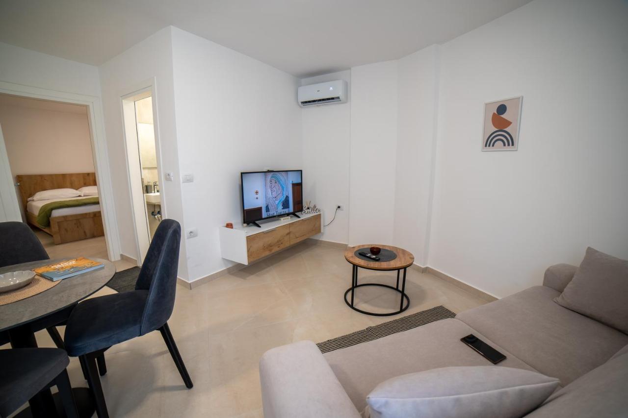 Sea Apartments 123 Sarandë エクステリア 写真